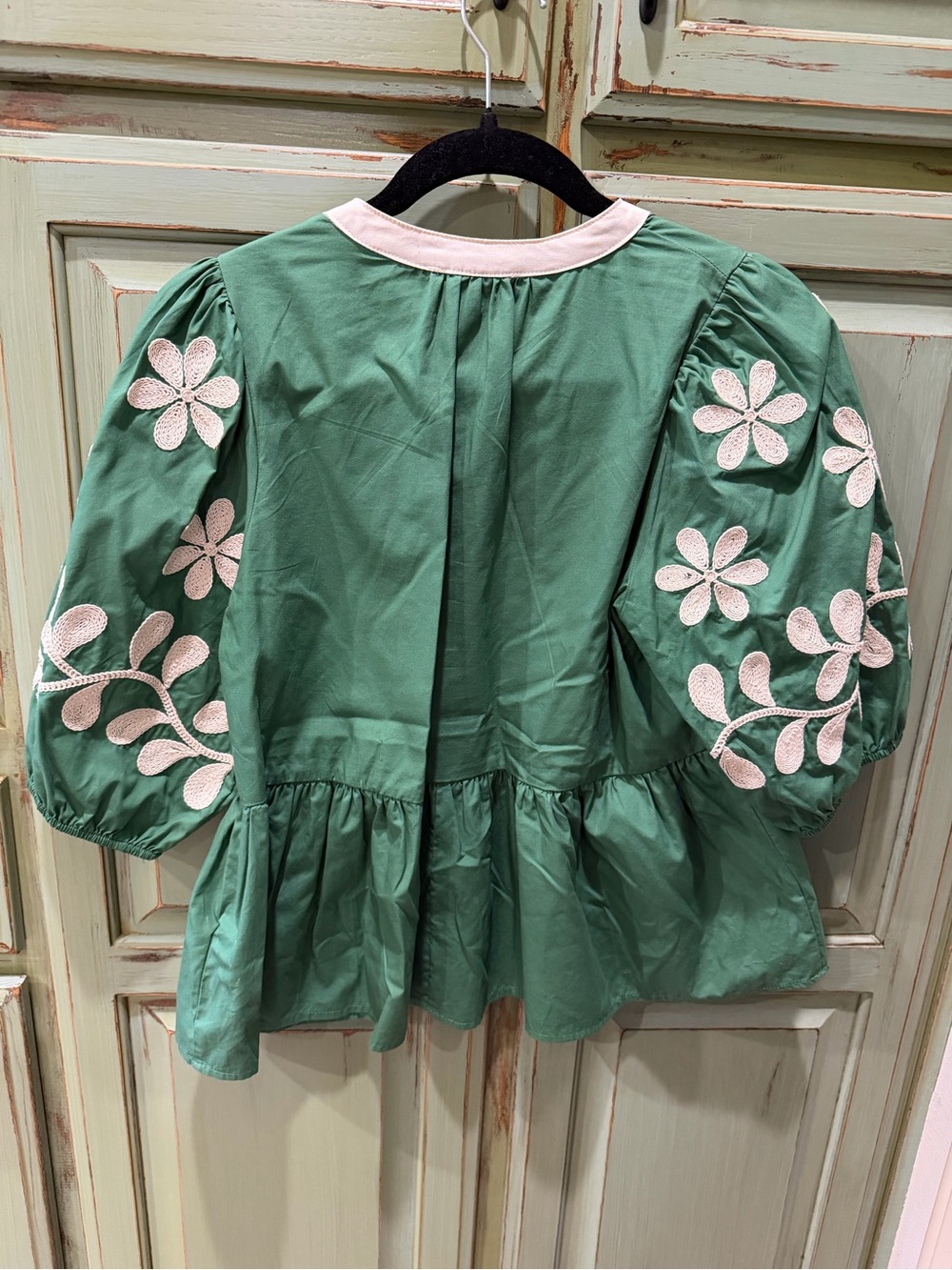 entro Green with White Floral Embroidery - Picture 5 of 6